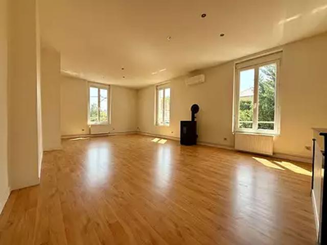 Montluçon 03100 Achat / Vente appartement 4 pièces t4 au dernier étage jardin