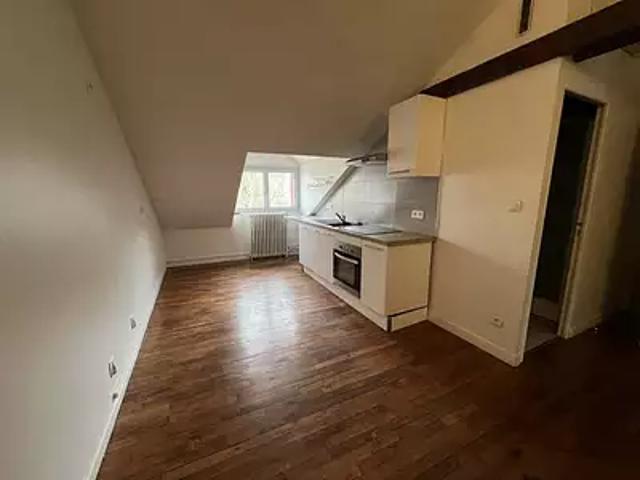 Montluçon 03100 Location appartement 3 pièces t3 au dernier étage