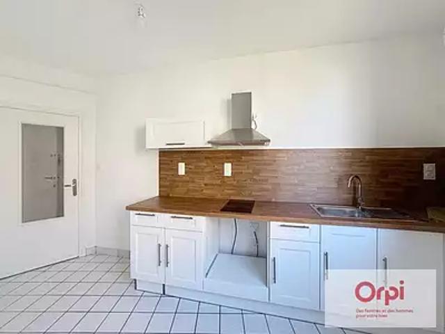 Montluçon 03100 Location appartement 1 pièce t1 cave