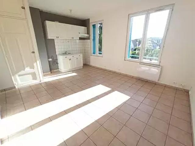 Montluçon 03100 Location appartement 2 pièces t2 au dernier étage