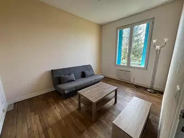 Montluçon 03100 Location appartement 2 pièces t2 au dernier étage
