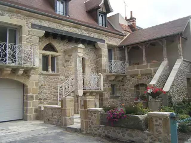 Montluçon 03100 Location maison 5 pièces t5 cave