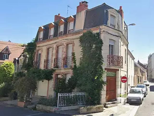 Montluçon 03100 Location maison 6 pièces t6 cave parking