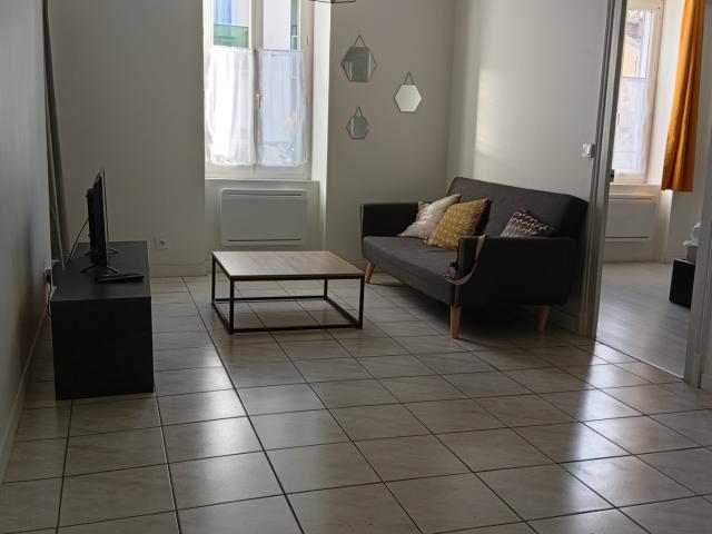 MONTLUCON T2 MEUBLE