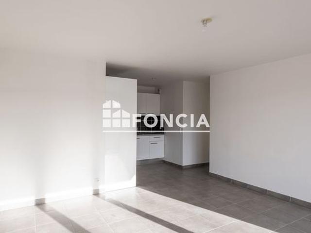 MONTMORENCY Immeuble 2016 appartement de 3 pièces principales offrant 2 chambres Séjour avec cuisine ouverte terrasse et pkg