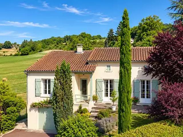 Montmoreau 16190 Achat / Vente maison 5 pièces t5 terrasse parking