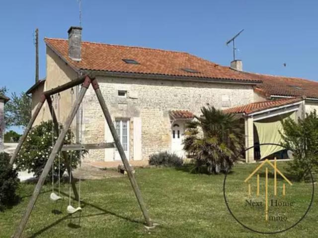 Montmoreau 16190 Achat / Vente maison 7 pièces t7 piscine terrasse