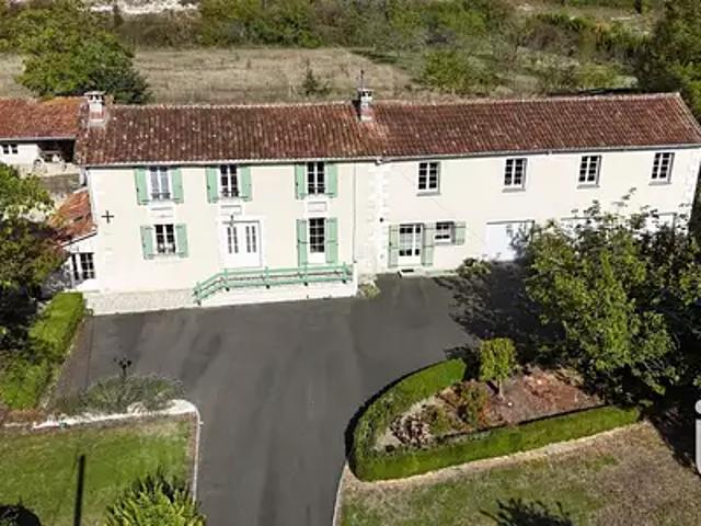 Montmoreau 16190 Achat / Vente maison 8 pièces t8