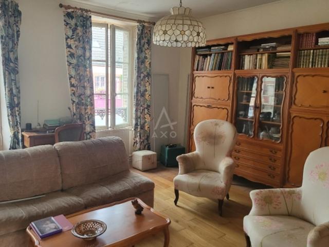 MONTMORT LUCY: LONGERE de 94,10 m² avec DEPENDANCES sur 1.624 m²