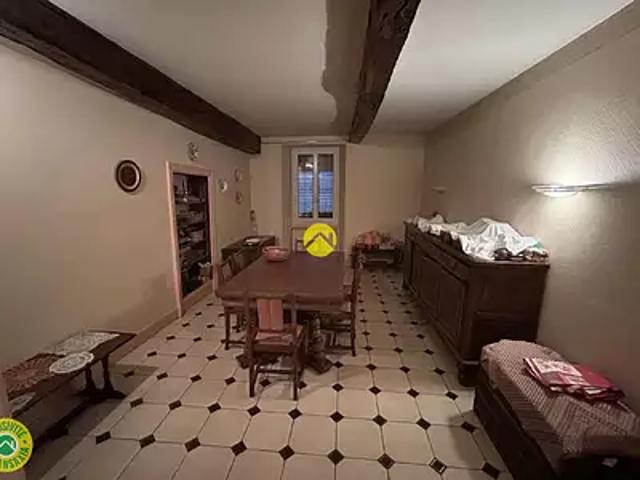 Montmarault 03390 Achat / Vente appartement 8 pièces t8