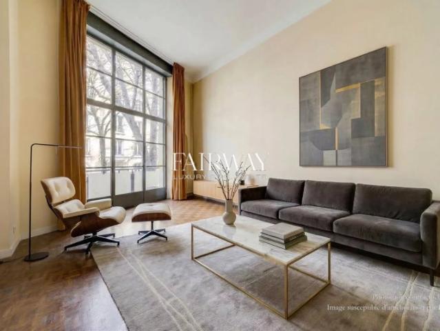 Montmartre – Hôtel particulier avec terrasses et garage avenue Junot Paris 18