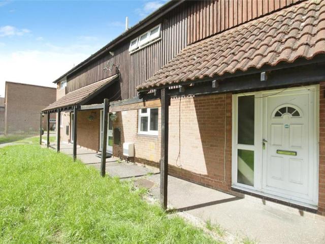 Montsale, Pitsea, Basildon, SS13 3 bed terraced house to rent £1,650 pcm £381 pw