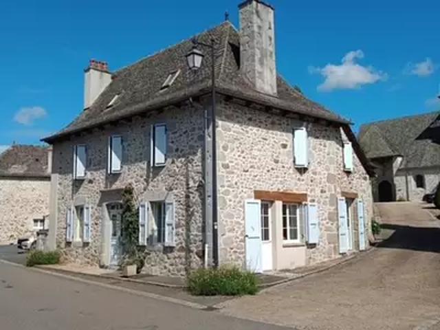 Montsalvy 15120 Achat / Vente maison 7 pièces t7 jardin