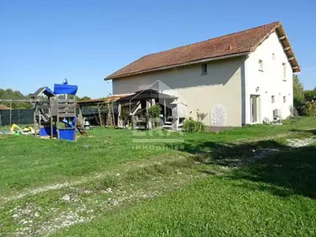 Montpon Ménestérol 24700 Achat / Vente maison 6 pièces t6 au dernier étage terrasse
