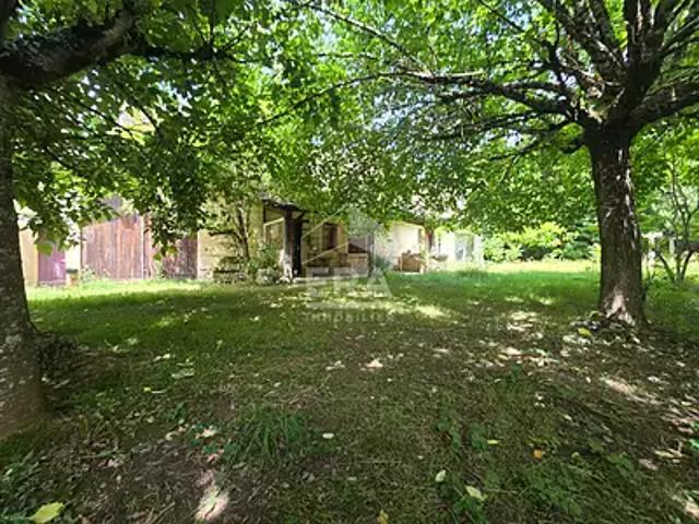Montpon Ménestérol 24700 Achat / Vente maison 8 pièces t8 au dernier étage parking