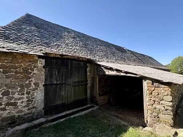 Montpeyroux 12210 Achat / Vente maison 2 pièces t2 au dernier étage