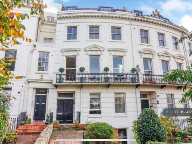 Montpelier Crescent, Brighton, BN1 1 bed flat to rent £1,250 pcm £288 pw