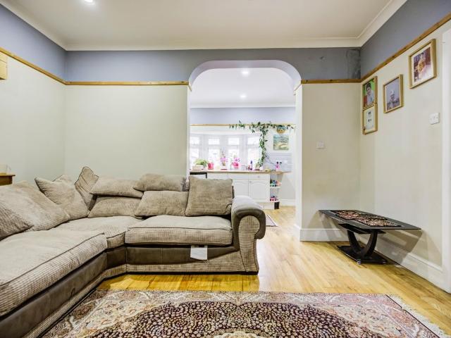 Montpelier Gardens, London E6, 1 bed terraced house to rent, £2,500 pcm | PrimeLocation