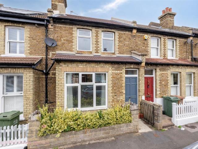 Montpelier Road, Sutton 2 bed terraced house to rent £1,900 pcm £438 pw