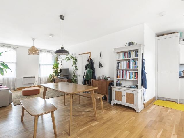 Montpelier Road, Peckham, London SE15, 2 bed flat to rent, £2,600 pcm | PrimeLocation