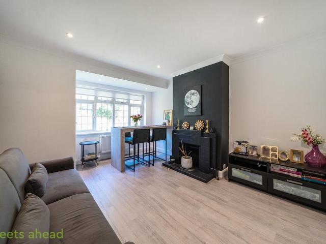 Montpelier Road, Purley, CR8 2 bed apartment to rent £1,850 pcm £427 pw