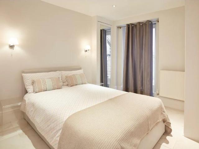 Montpelier Street, London SW7, 1 bed flat to rent, £3,800 pcm | PrimeLocation