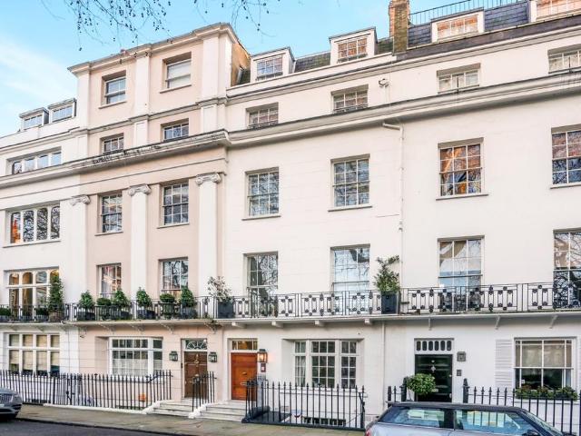 Montpelier Square, Knightsbridge SW7 4 bed terraced house to rent £10,833 pcm £2,500 pw