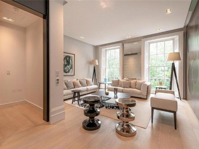 Montpelier Square, SW7