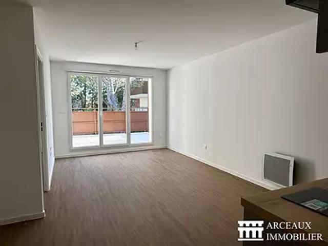Montpellier 34070 Location appartement 2 pièces t2 au dernier étage terrasse