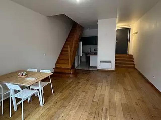 Montpellier 34000 Location appartement 2 pièces t2 au dernier étage terrasse