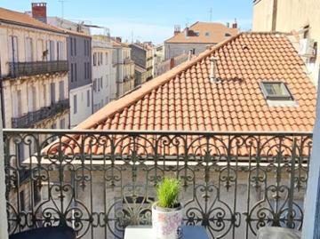 Montpellier T3 Duplex inspirant en hypercentre Charme, lum