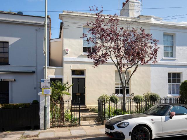 Montpellier Villas, Cheltenham GL50 2XE Elliot Oliver