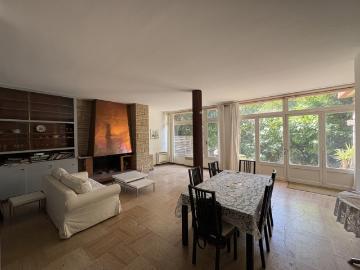 Montpellier Arceaux. Appartement bourgeois avec jardin priva