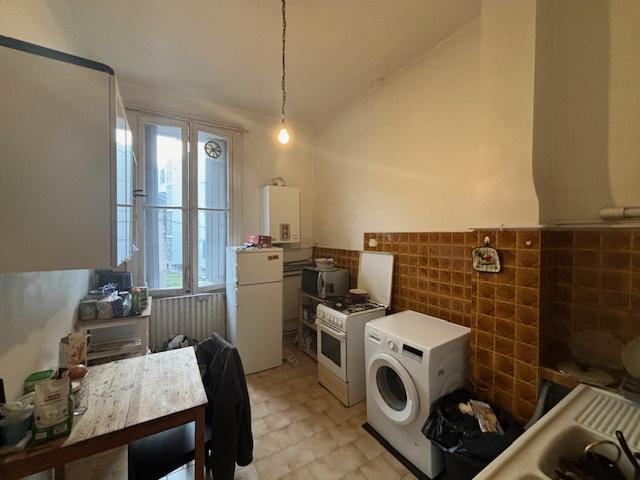 Montpellier Beaux Arts Place Albert 1er: F3 SH: 60m2 avec Balcon et Cave