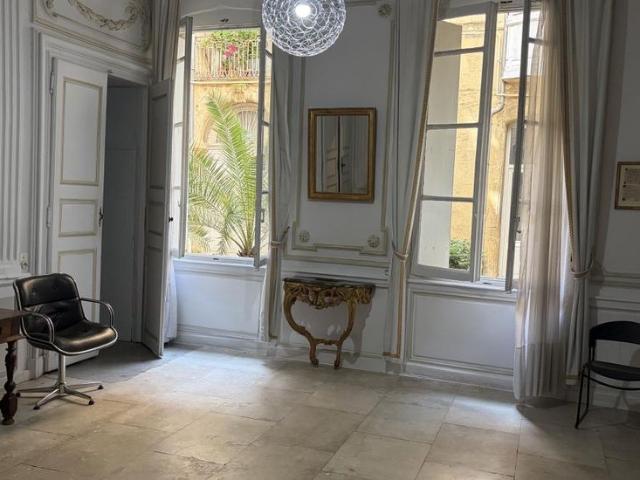 Montpellier Centre historique, T6 d'exception