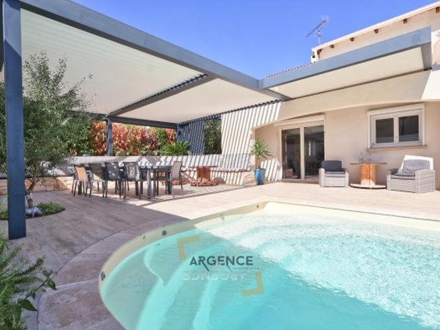 MONTPELLIER CENTRE SPACIEUSE VILLA DE 240 M² ENTIEREMENT RENOVEE
