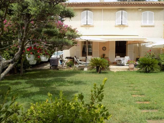 Montpellier centre, quartier Richter/Hotel de région, villa 195m², 4 chs + 1 bureau sur parcelle 448m²