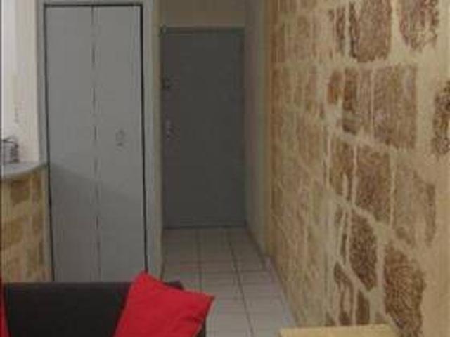 MONTPELLIER ECUSSON: Appartement T2 meublé