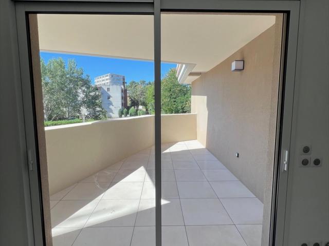 Montpellier Facultés Appartement récent type 3 et box en sou. 63m² Montpellier