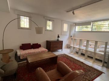 MONTPELLIER LA CHAMBERTE – APPARTEMENT MEUBLÉ D’EXCEPTION DANS DOMAINE PRIVÉ BOISÉ