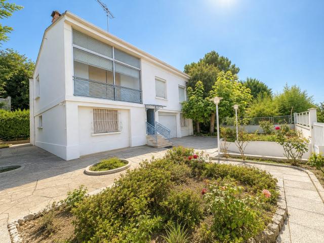 MONTPELLIER LA CHAMBERTE MAISON FAMILIALE 149 M2 6 CHAMBRES GARAGE 36 M2
