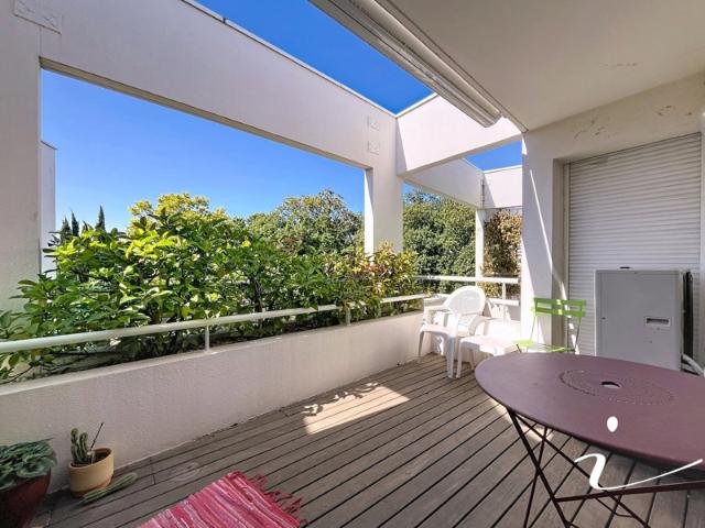 MONTPELLIER NORD APPARTEMENT 5 PIECES SOLARIUM
