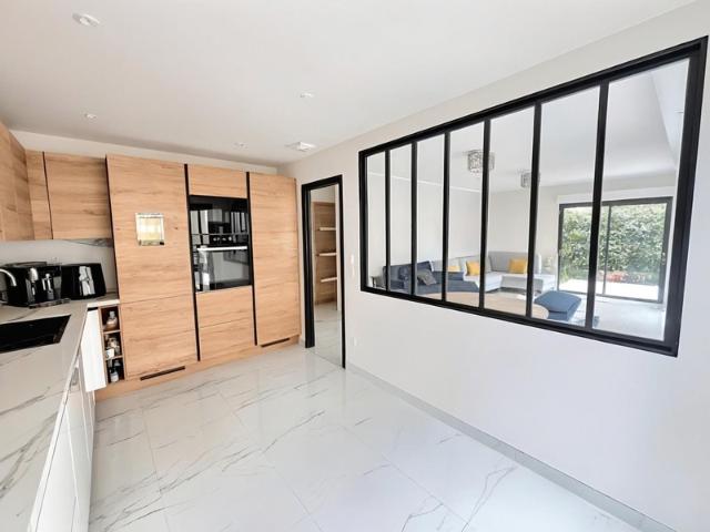 MONTPELLIER Sabines superbe villa d'architecte 5 pièces avec piscine 34