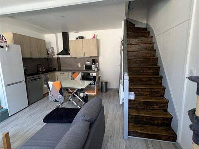 MONTROTTIER maison de village