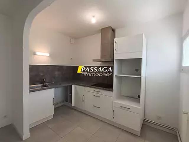 Montrozier 12630 Location appartement 2 pièces t2 parking