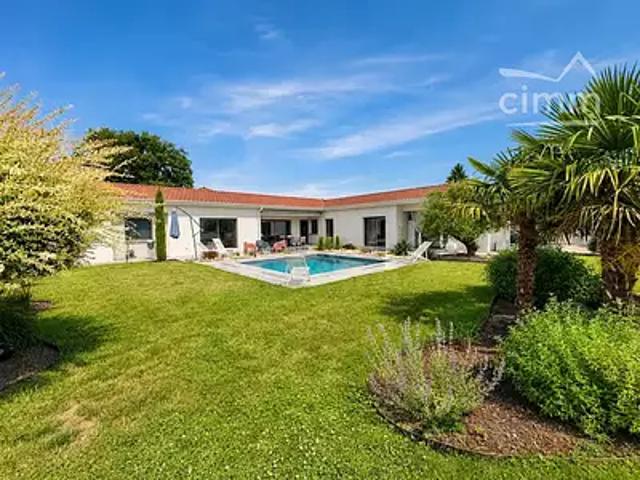 Montrond les Bains 42210 Achat / Vente maison 7 pièces t7 piscine