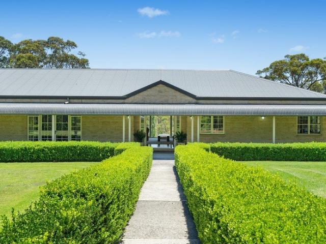Montrosa A Rare Acreage Lifestyle in Mount White