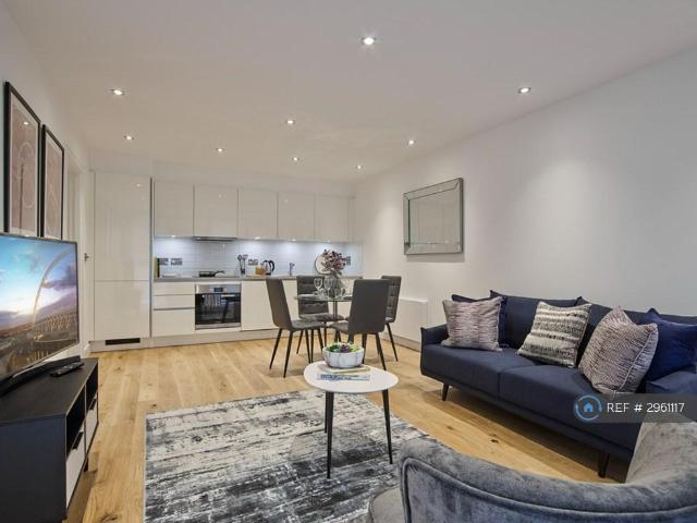Montrose Crescent, Wembley, HA0 3 bed flat to rent £2,895 pcm £668 pw