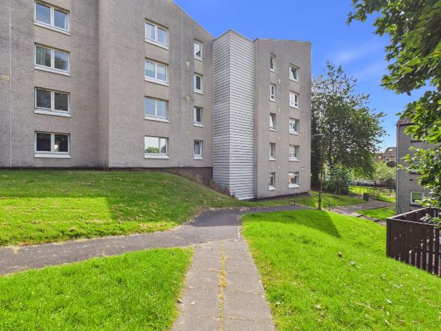 Montrose Street, Clydebank G81, 2 bed flat to rent, £850 pcm | PrimeLocation