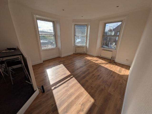 Montrose Street, Brechin DD9, 2 bed flat to rent, £550 pcm | PrimeLocation